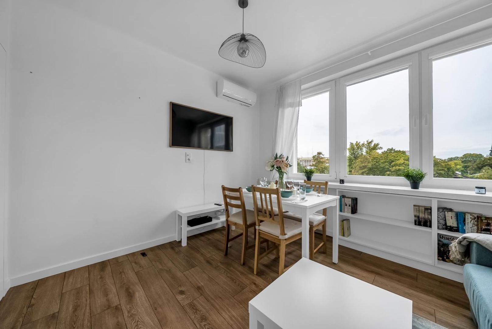 Mokotow - Balcony, Ac, Tram&bus Nearby - By Rentujemy Apartment Warsaw