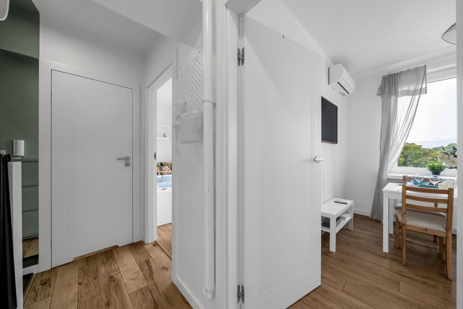 Mokotow - Balcony, Ac, Tram&bus Nearby - By Rentujemy * Warszawa